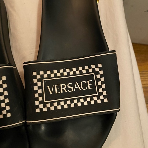 Versace slides - Picture 3 of 8